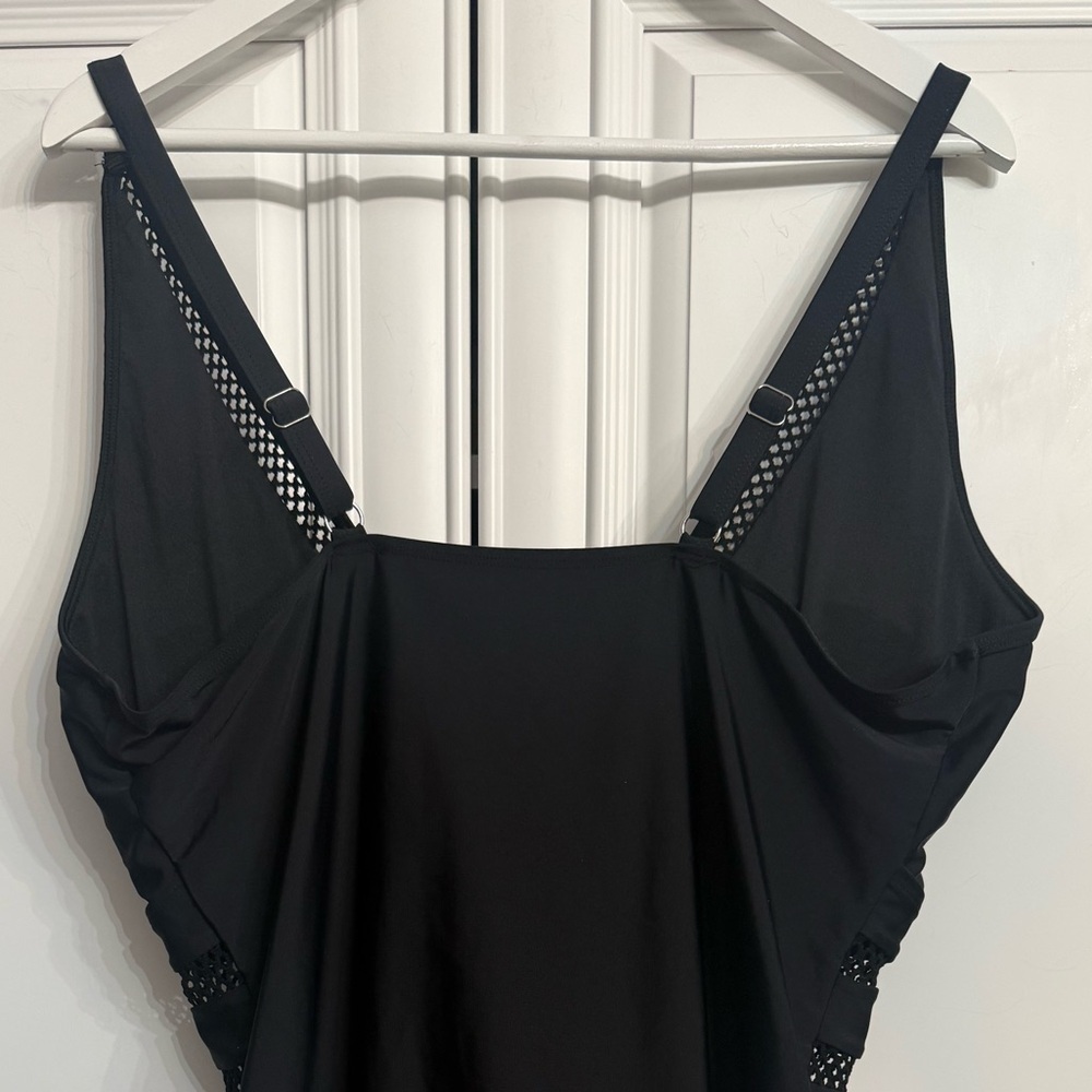 Women’s Plus Size 2XL Mesh Plunge Black One-Piece Swimsuit Padded Bra Adjustable - Picture 6 of 10